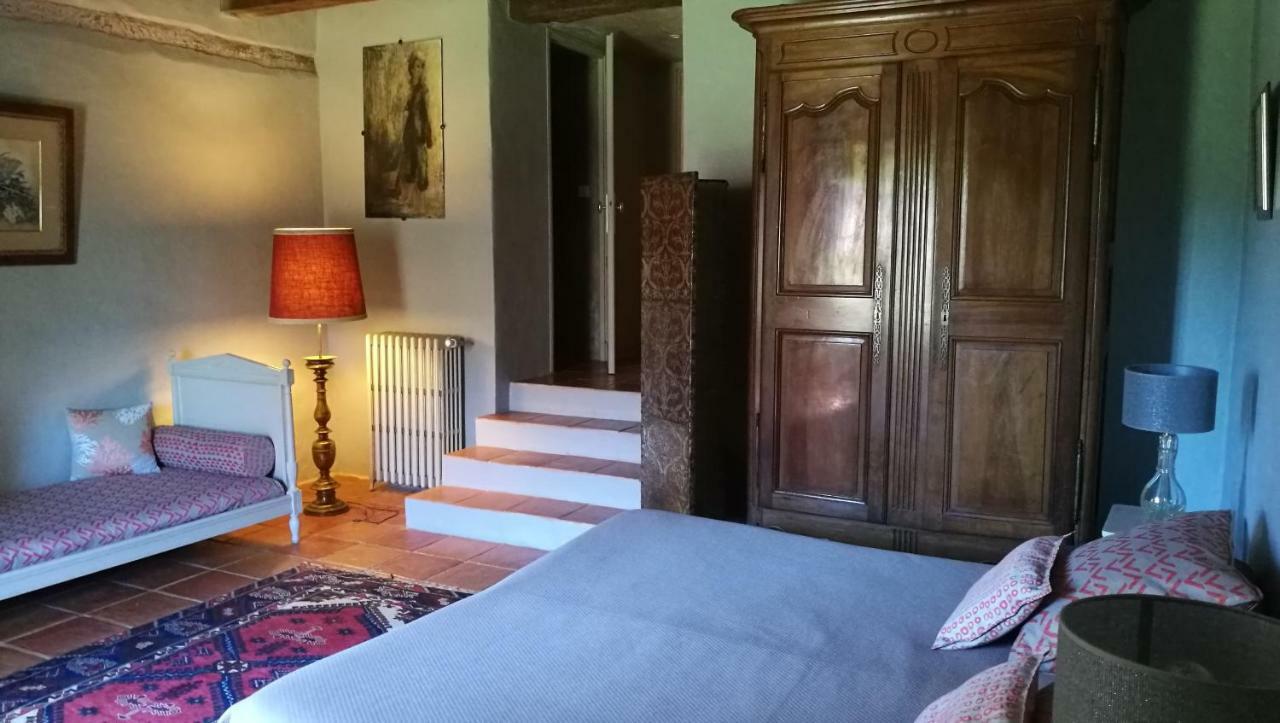 La Vignolle Hotel Saint-Amand-de-Coly Eksteriør billede